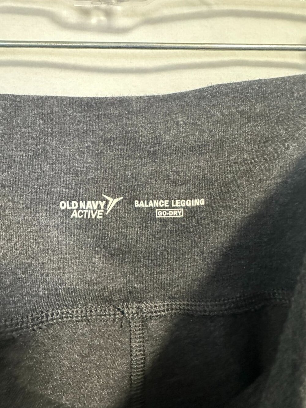 Old Navy Active Go-Dry Balance Charcoal Grey Colorblock Cropped Leggings - Picture 5 of 7